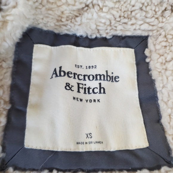 Coat - Picture 13 of 16